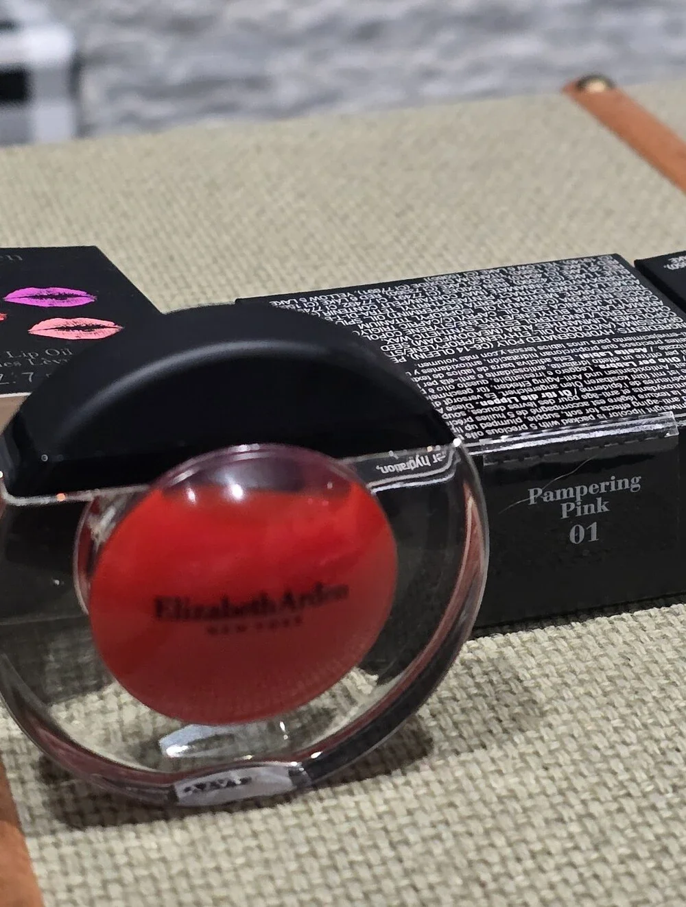 ELIZABETH ARDEN LIP OIL